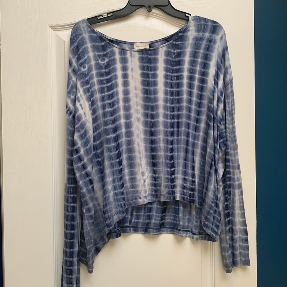 Hi- lo rye dye tee.